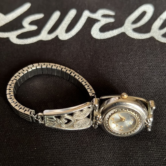 Womens Watch - Womens Accessories - Silver Jewelry - Vintage Gifts - Costume - Picture 3 of 5